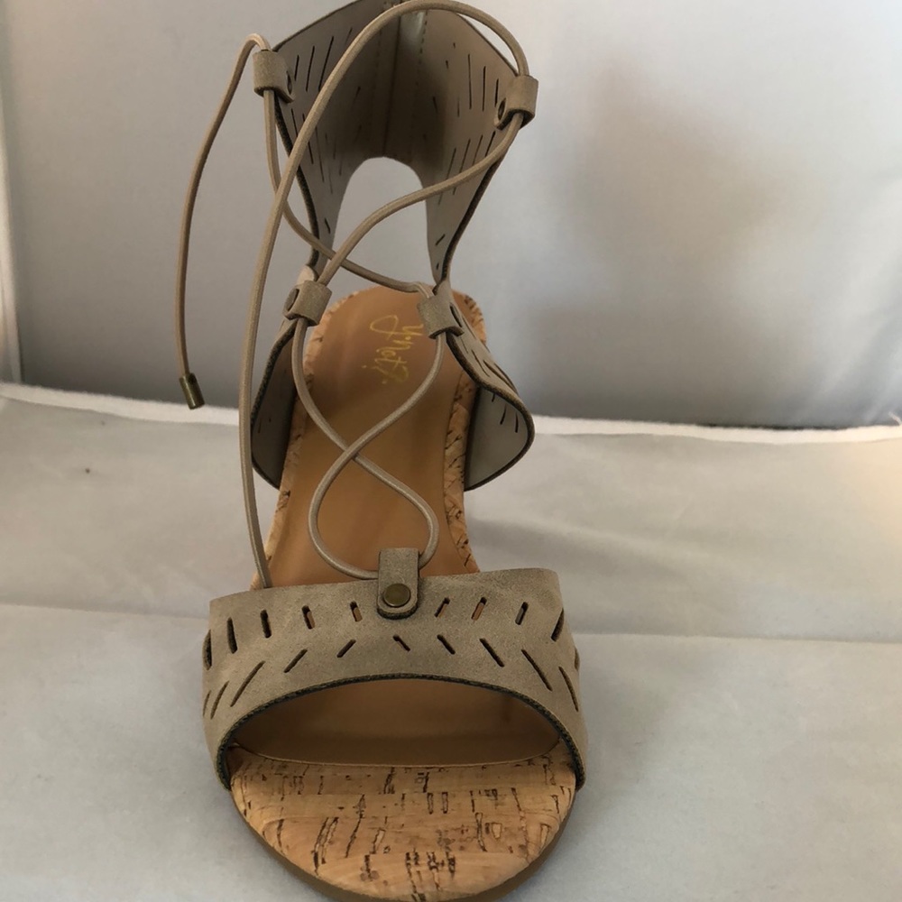 “y not” cork wedge sandals size 8.5 M NIP tan new boho festival - Picture 6 of 8